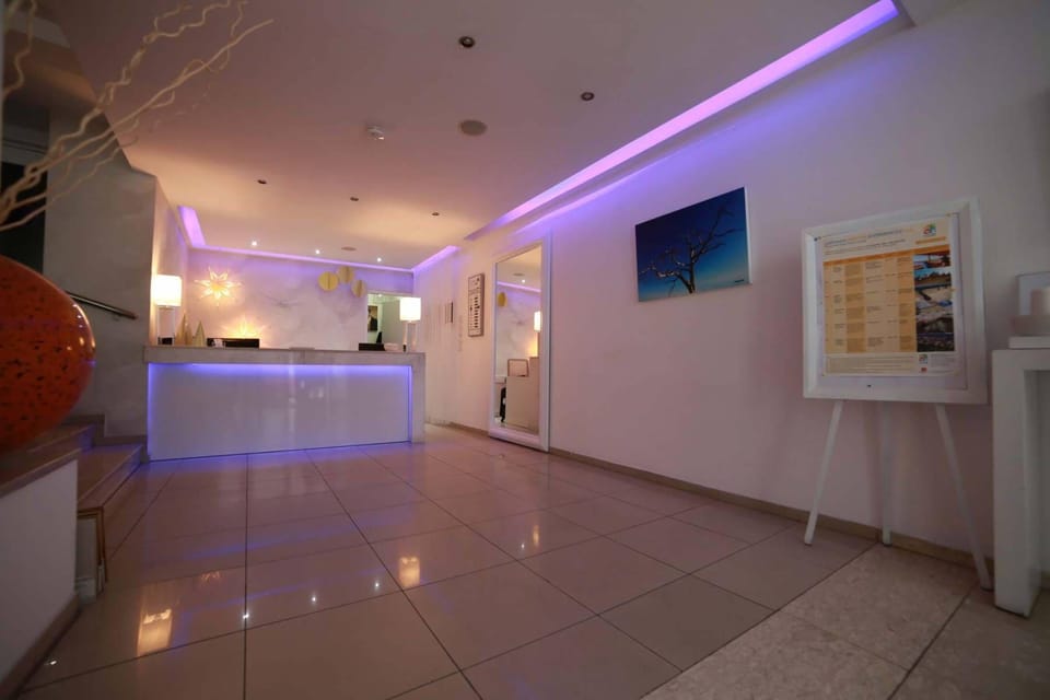 Les Palmiers Beach Hotel Hotel in Larnaca