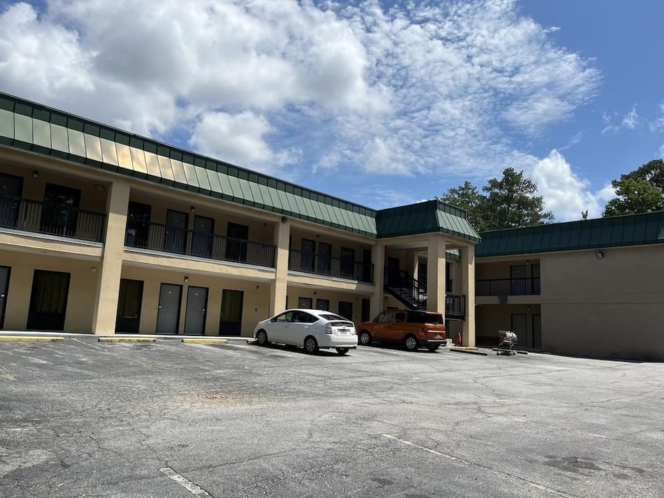 Royal Inn & Suite Hotel in Jonesboro