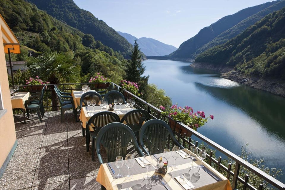 Hotel Al Lago Hotel in Canton of Ticino