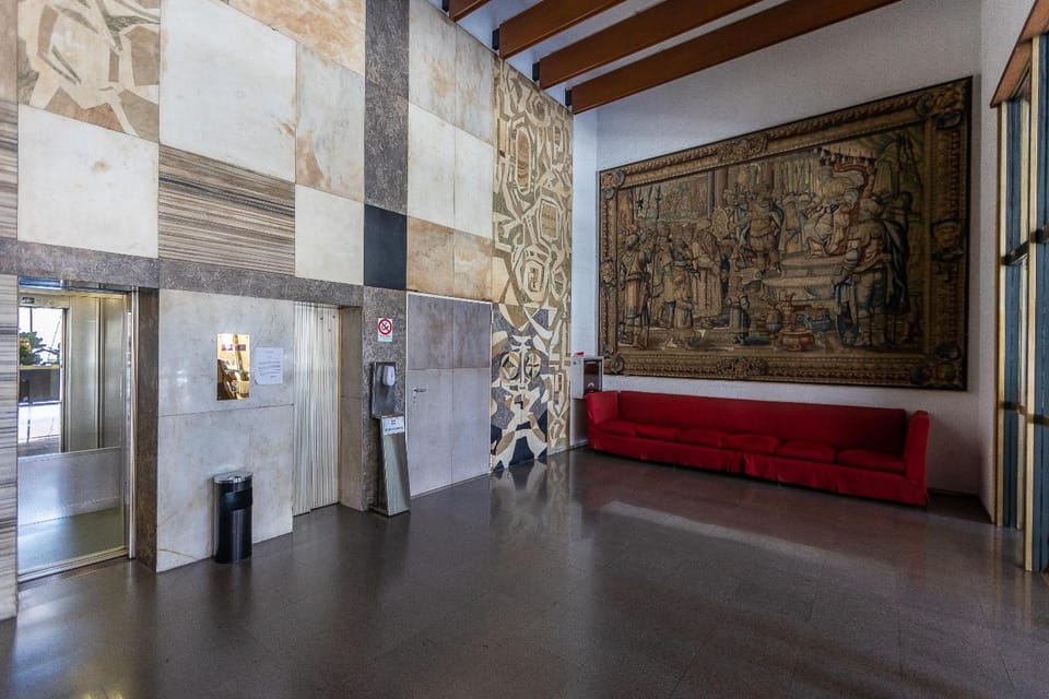 Amazing Via Parigi Hotel in Rome