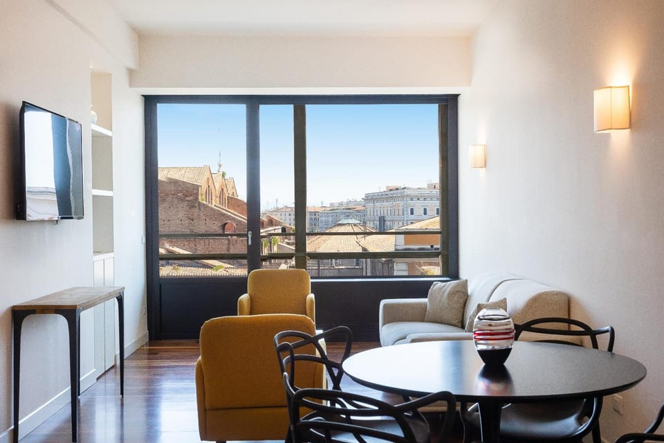 Amazing Via Parigi Hotel in Rome