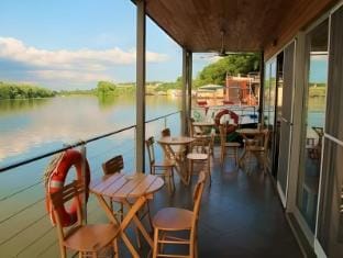 ArkaBarka Floating Hostel Hostel in Belgrade