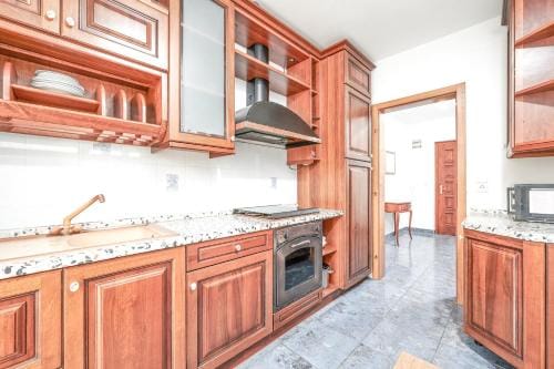 Vila Veljko Hotel in Okrug Gornji