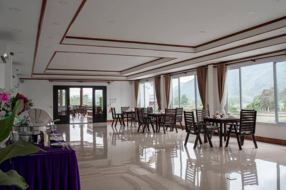 Vang Vieng Savanh Sunset View Resort Hotel in Vang Vieng