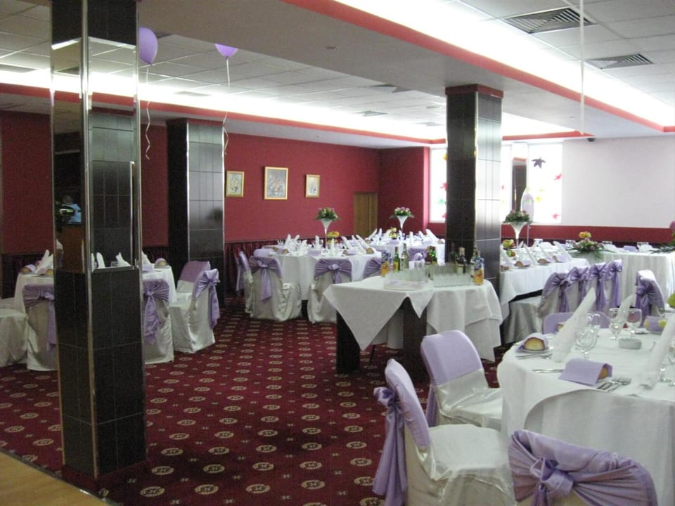 Banquet hall