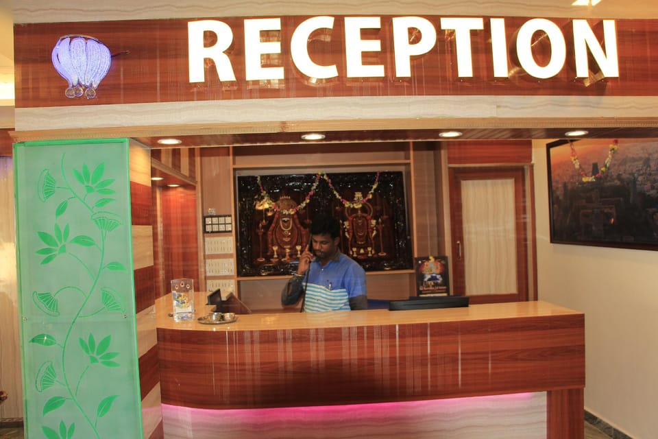 Sri Sarvesha Residency Temple view Hotel in Tamil Nadu