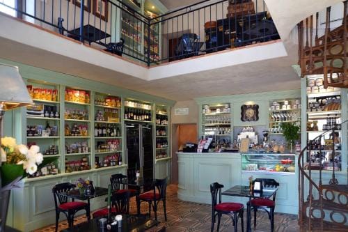 La Piazzetta degli Artisti - Boutique B&B Hotel in Liguria