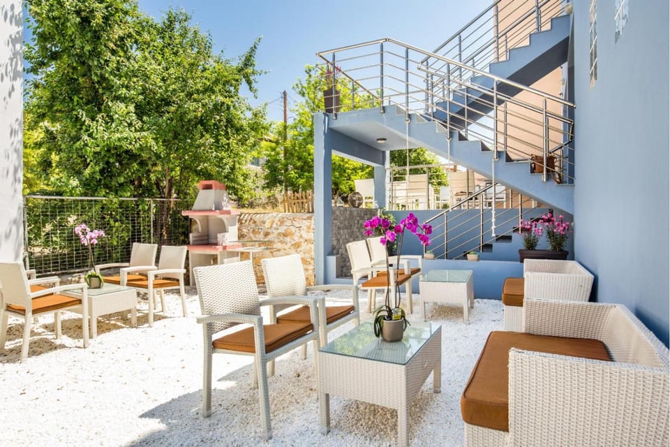 Azzurro Deluxe Hotel in Limenaria