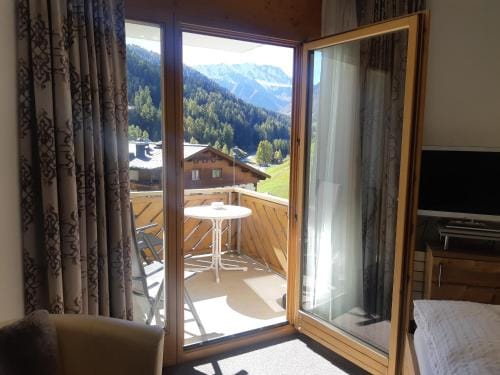 Appartements Garni Alpin Live Hotel in Canton of Grisons