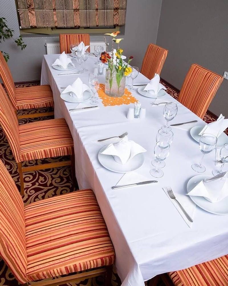 Central Park Hotel  Hotel in Baku