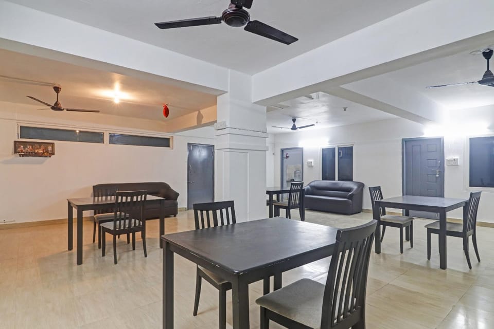 Townhouse De Alphabet Hotel Hotel in Hyderabad