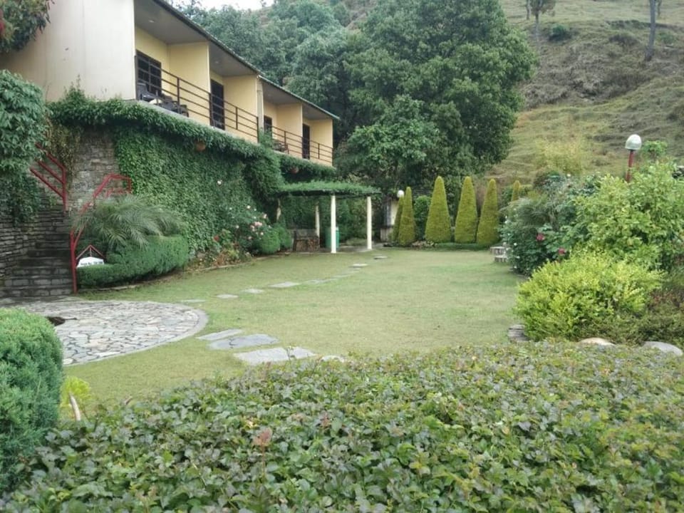 Heritage Resort Kausani Hotel in Uttarakhand