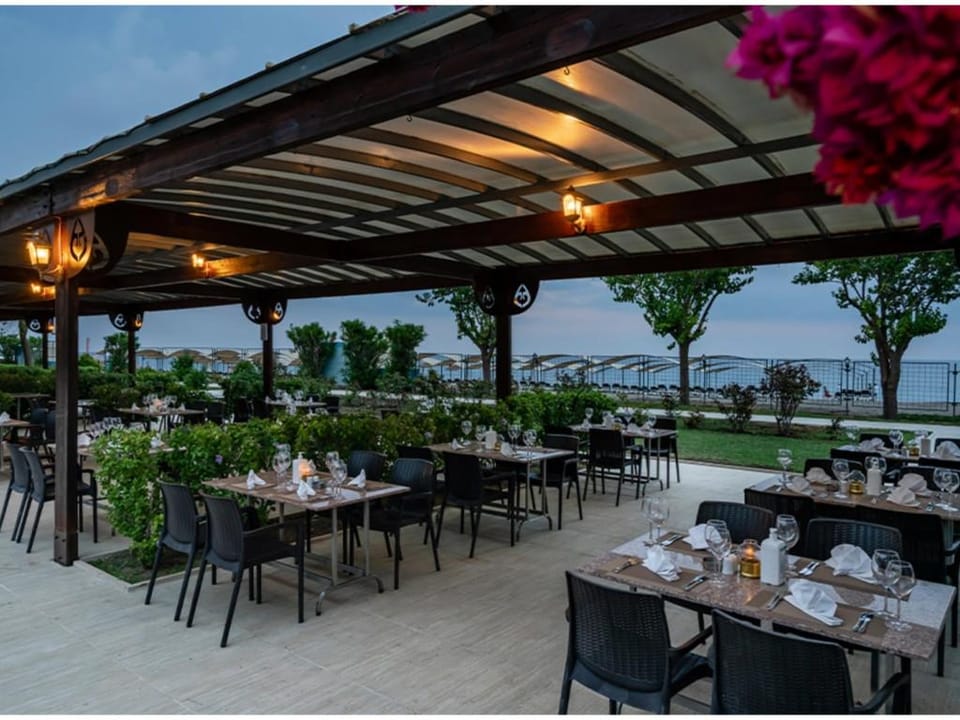 Miarosa Kemer Beach Hotel in Antalya Province