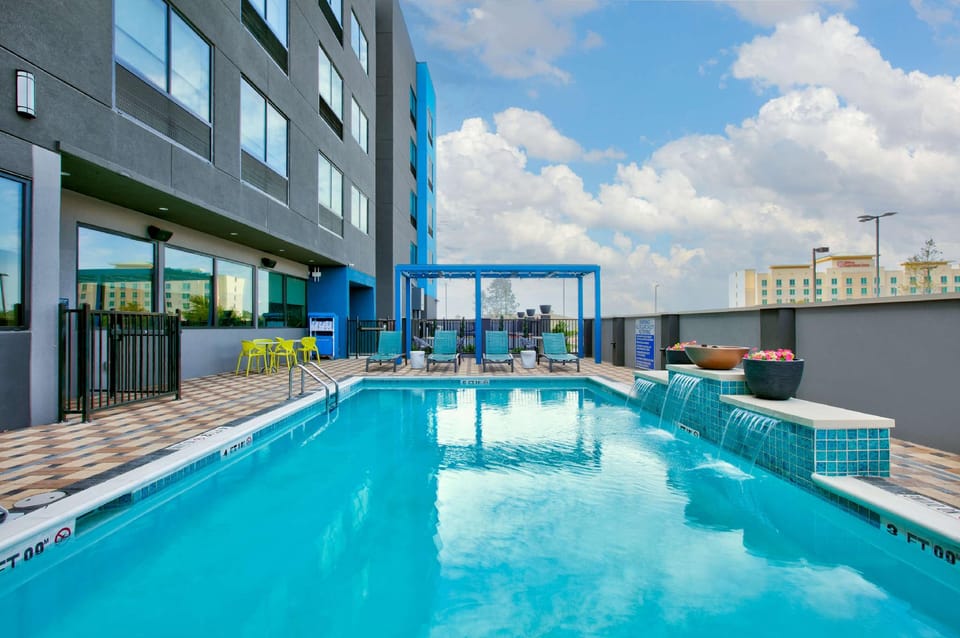 Tru by Hilton San Antonio at the Rim Hotel in San Antonio