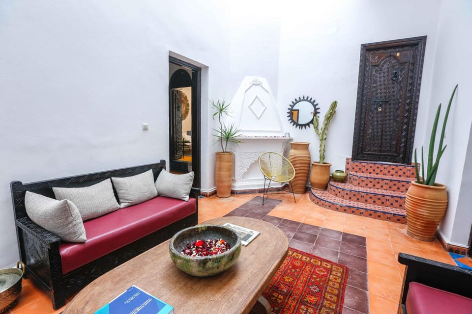 Luxury hotel mounia  Hostel in Essaouira