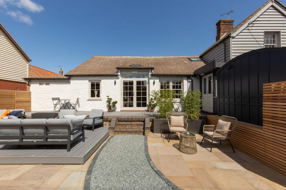 The Railway Hotel by Barefoot Retreats Hotel in North Norfolk District