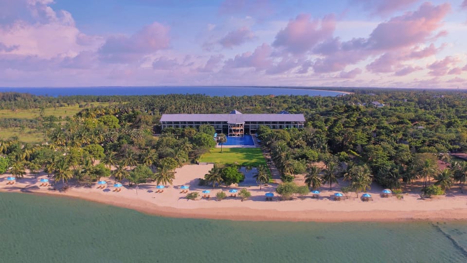 Breeze Pasikudah Resort in Sri Lanka