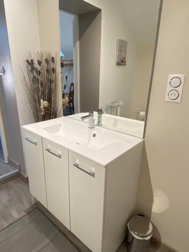 Chambre privative chez Toutoune Hotel in Jura