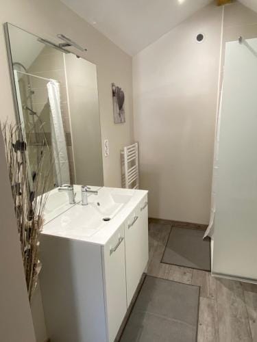 Chambre privative chez Toutoune Hotel in Jura