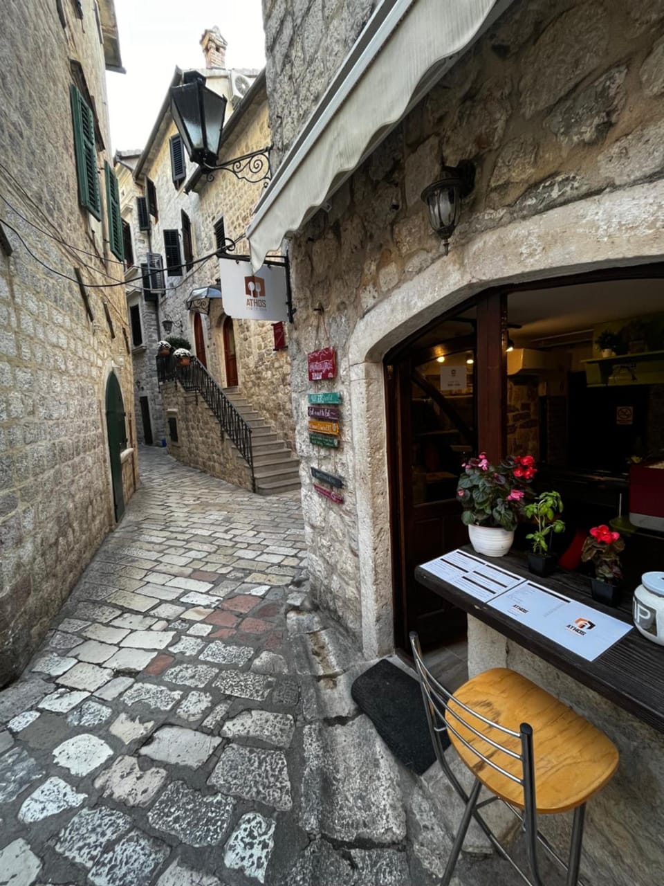Puerta Apartments Hotel in Kotor