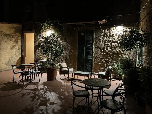 Affittacamere Licenza N.1 Presso La Magica Torre Hotel in Pitigliano