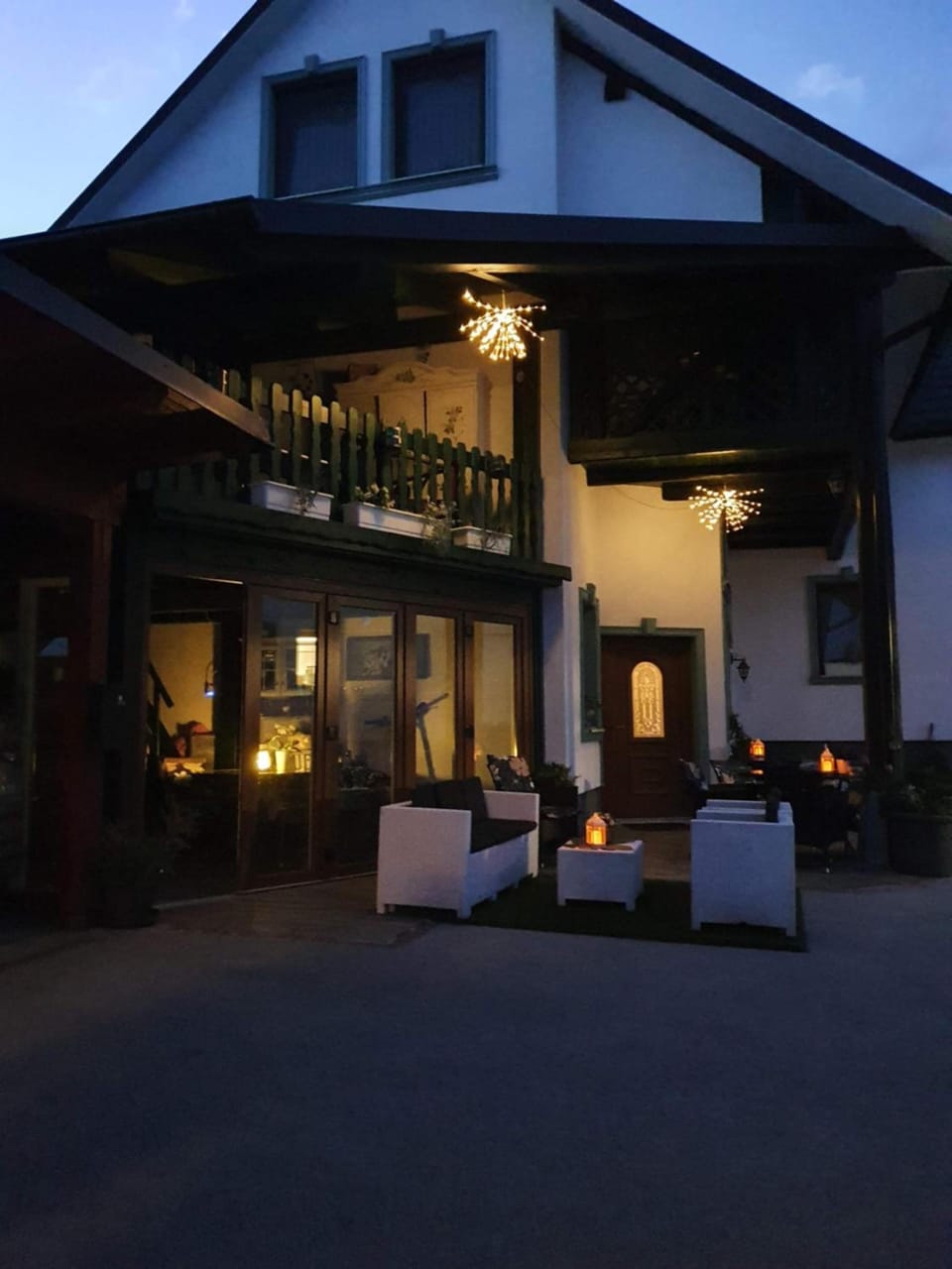 Mama's House 7min from Airport Hostel in Slovenia