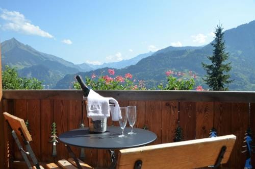 Les chambres et Roulottes des Noisetiers Hotel in Haute-Savoie