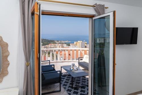 Villa Bozica - sea view stone villa with free parking Hotel in Makarska