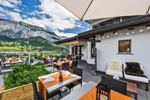 Hotel Restaurant Chesa Hotel in Canton of Grisons