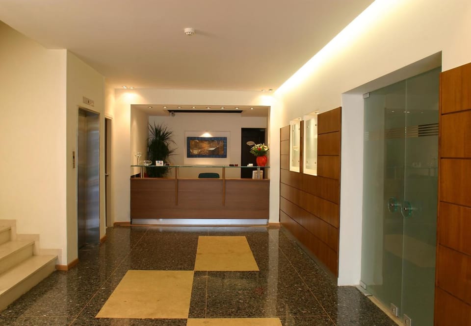 Blue Sea Hotel Hotel in Alimos