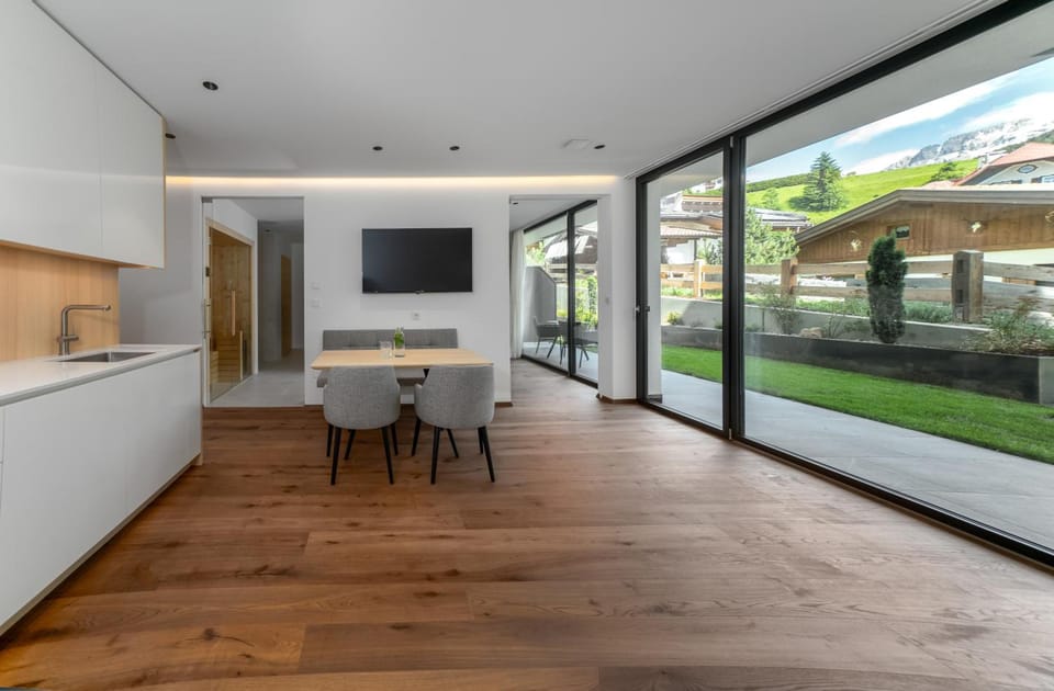 Anna Lodges Dolomites Hotel in Sëlva