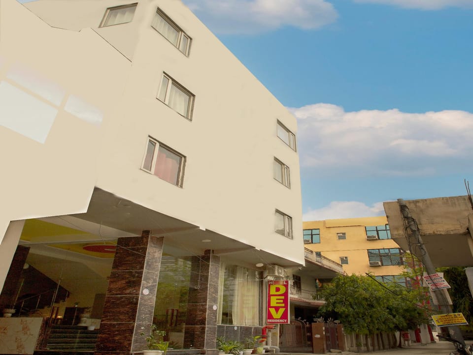 Hotel Dev Residency - Delhi Airport Hotel in New Delhi