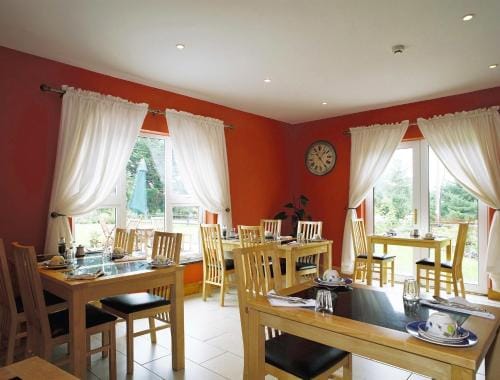 Greenlawn Lodge Hotel in County Clare