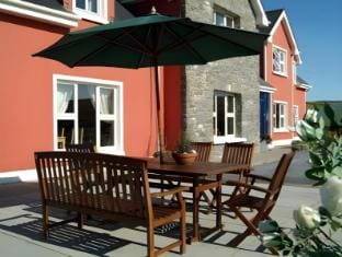 Greenlawn Lodge Hotel in County Clare