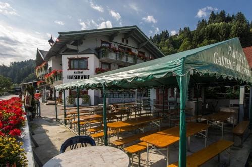 Gasthof Hauserwirt Inn in Salzburgerland