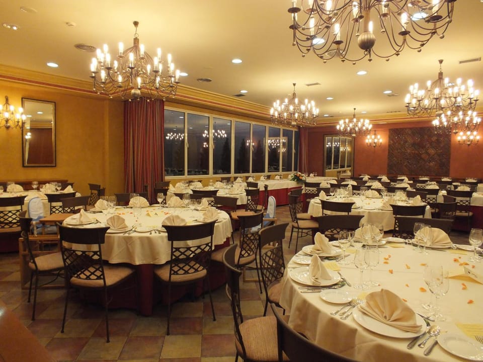 Banquet hall