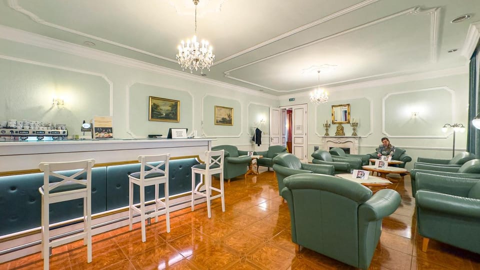 Bar/lounge