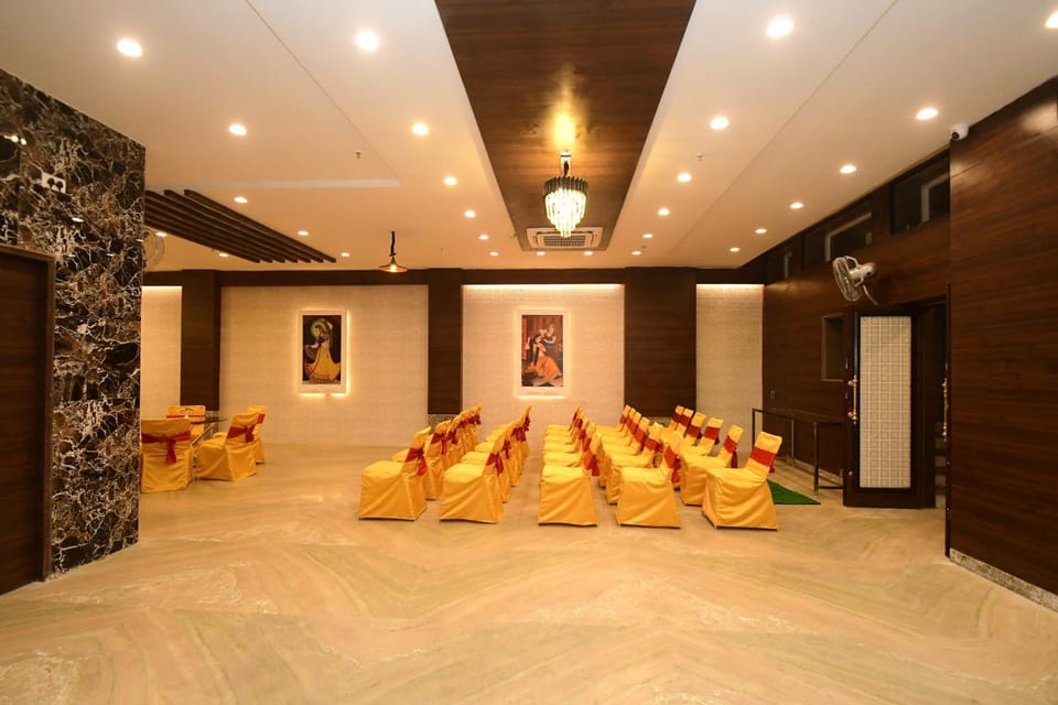 Hotel Life Inn Hotel in Jaipur