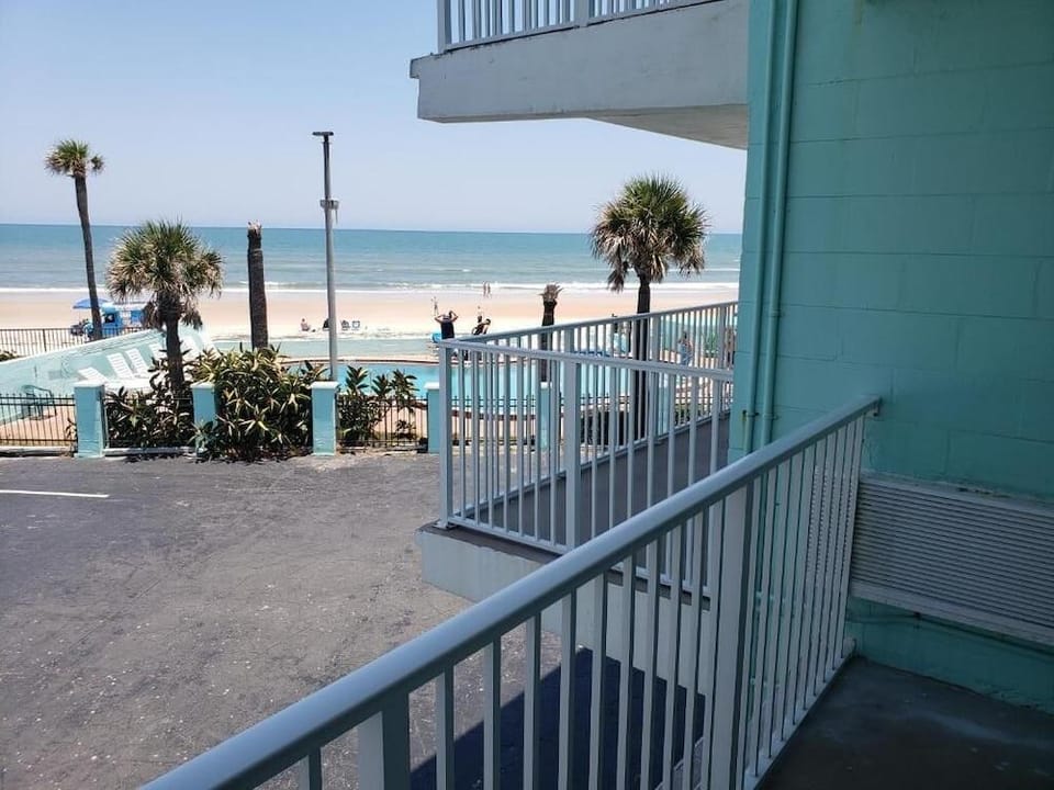 The Seascape Inn Hotel in South Daytona