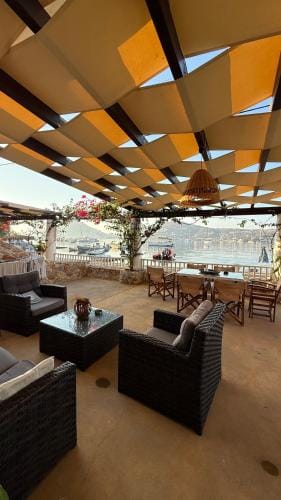 Atlazia Suites Hotel in Decentralized Administration of the Aegean