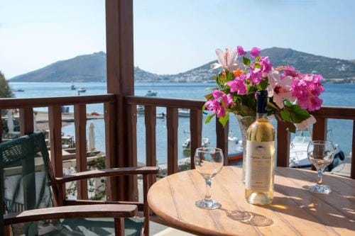 Atlazia Suites Hotel in Decentralized Administration of the Aegean