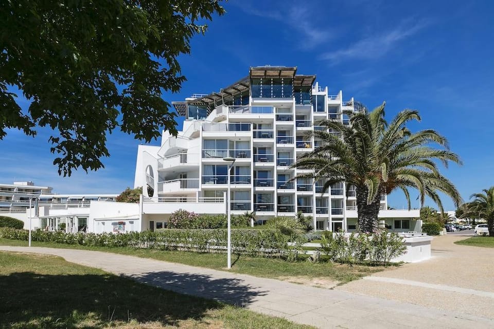 Hôtel & Spa - Thalazur Port Camargue Hotel in Le Grau-du-Roi