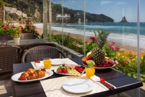 Dandidis Seaside Pension Hotel in Saint Gordios beach