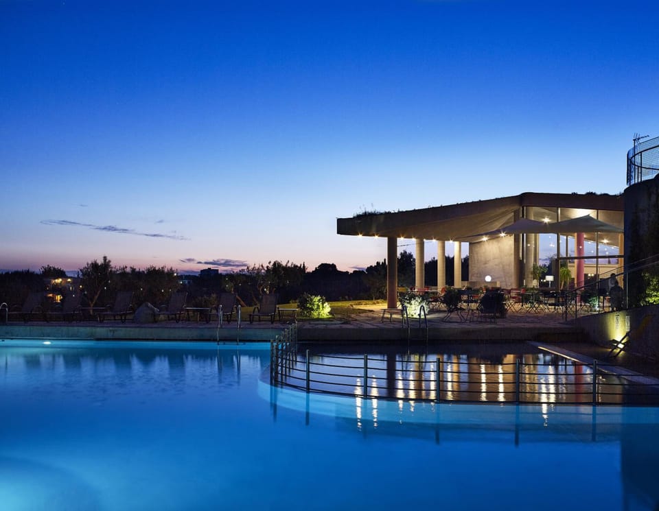 Swimming pool