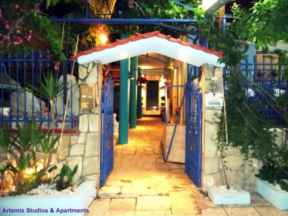 Artemis Studios & Apartments Hotel in Halkidiki