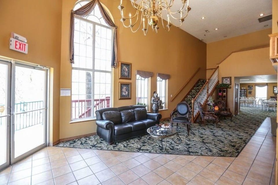 Presley's Penthouse Hotel in Branson