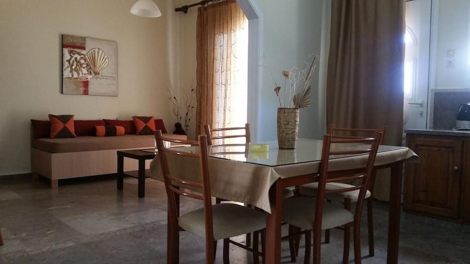 Nicolas Studios & Apartments Hotel in Agia Marina