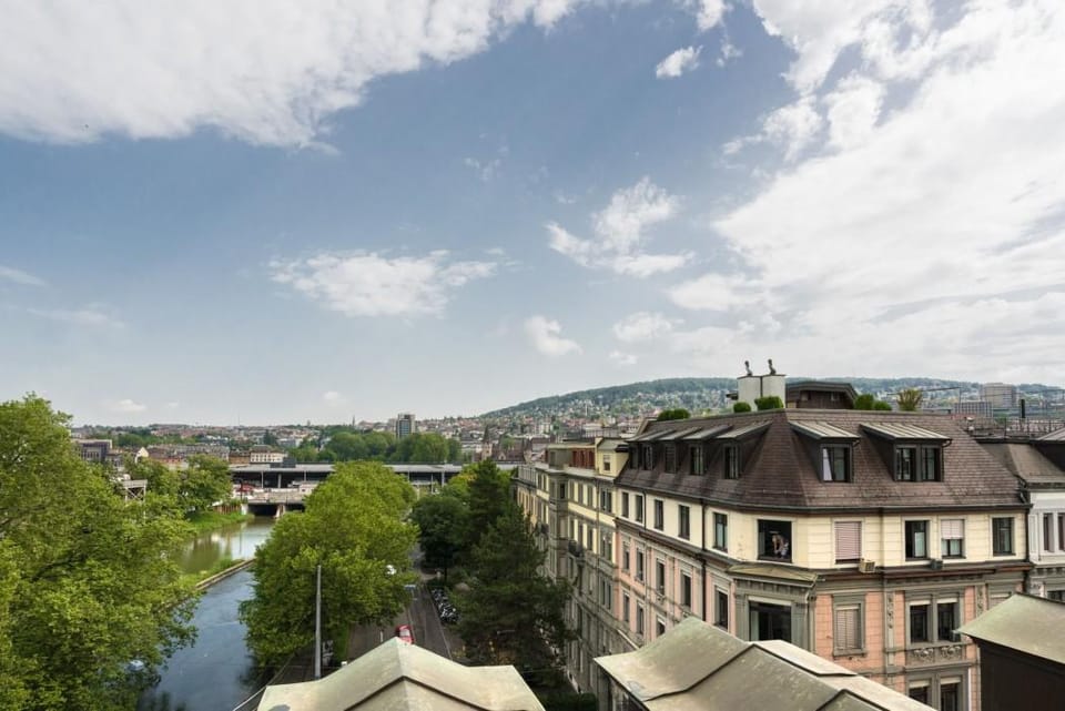 Löwenplatz Apartment near Station by Airhome Hotel in Zurich City