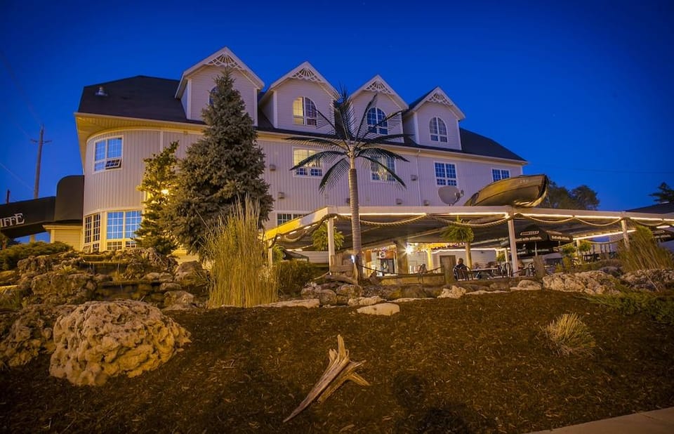 Seacliffe Inn Hotel in Leamington