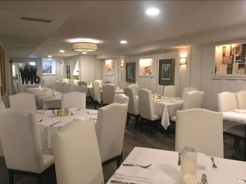 Seacliffe Inn Hotel in Leamington